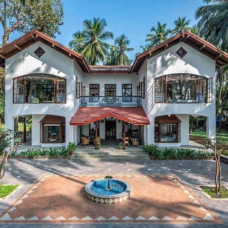 Saffronstays Thalassea, Alibaug - Picturesque Sea-Facing Villa With Colonial Decor 알리바그 외부 사진
